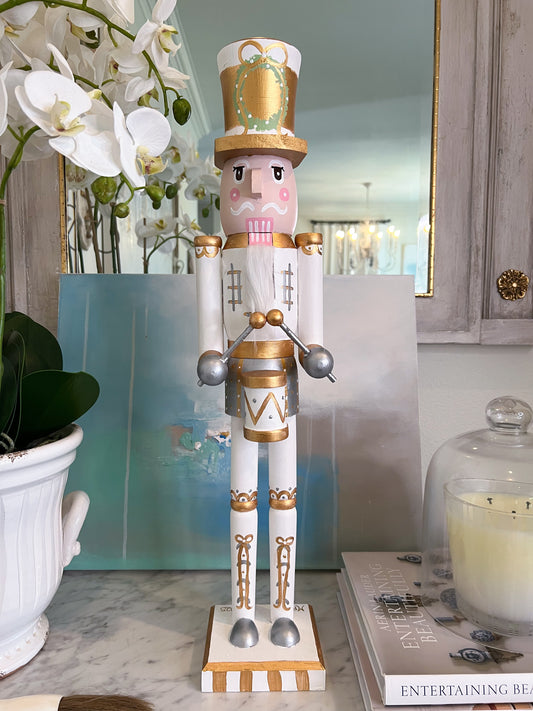 24” Nutcracker - White I
